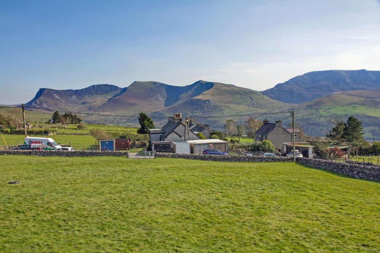 Canolfan Y Fron Nantlle エクステリア 写真