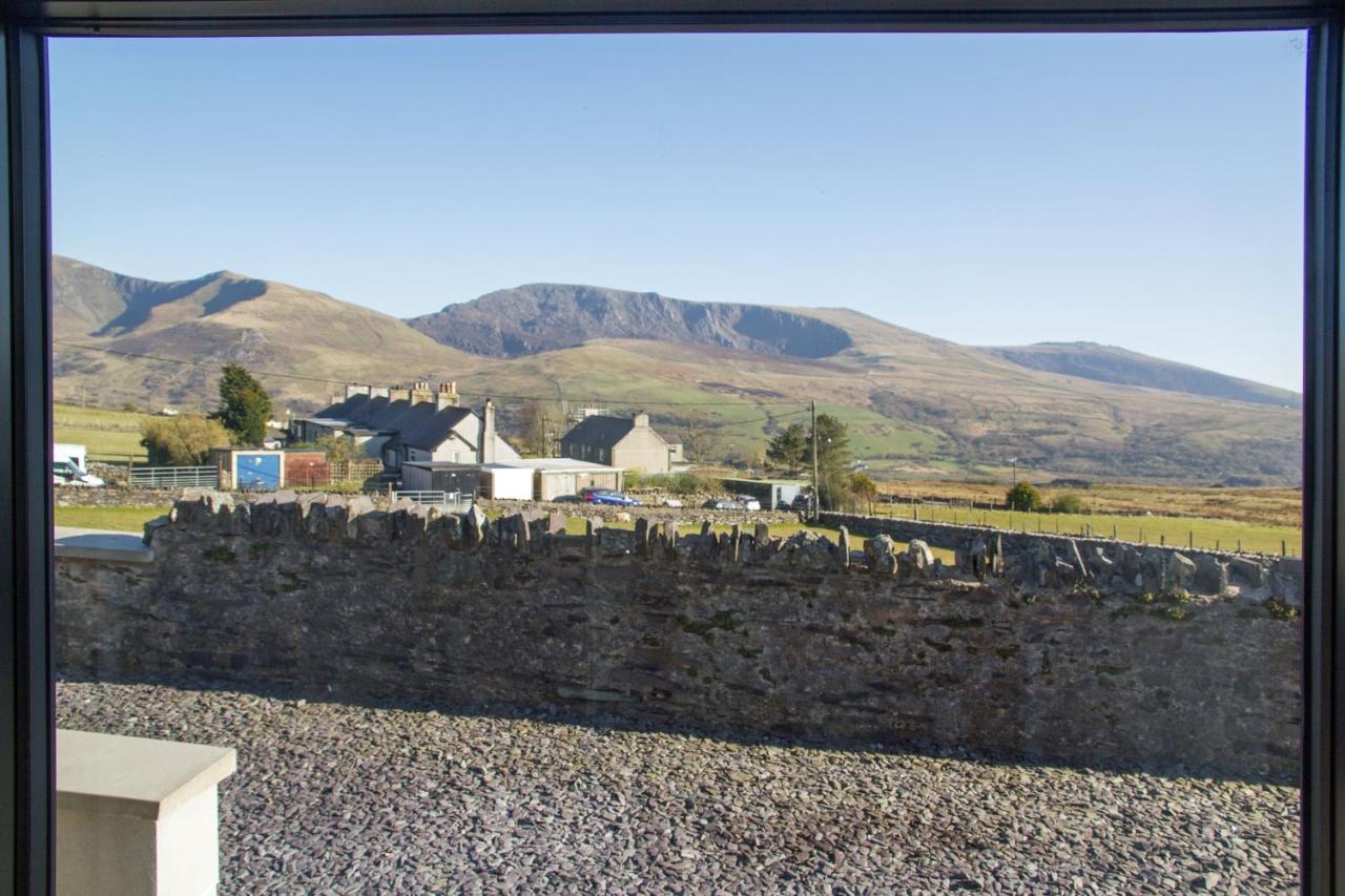 Canolfan Y Fron Nantlle エクステリア 写真